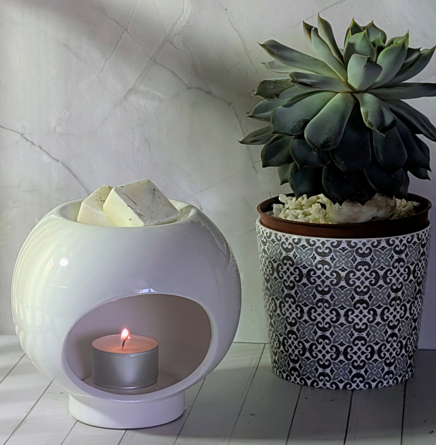 Prague wax Melt Burner.