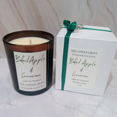 Baked Apple and Cinnamon.Handmade Luxury Soy Wax Candle 220g